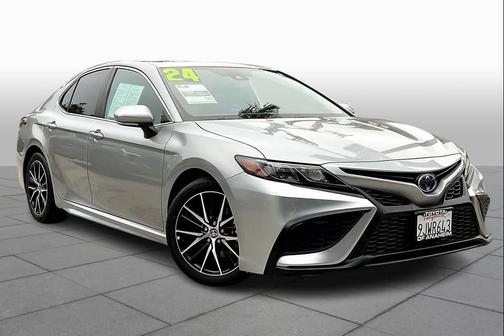 2024 Toyota Camry Hybrid SE