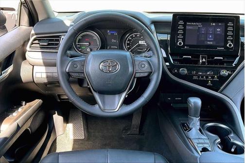 2024 Toyota Camry Hybrid SE
