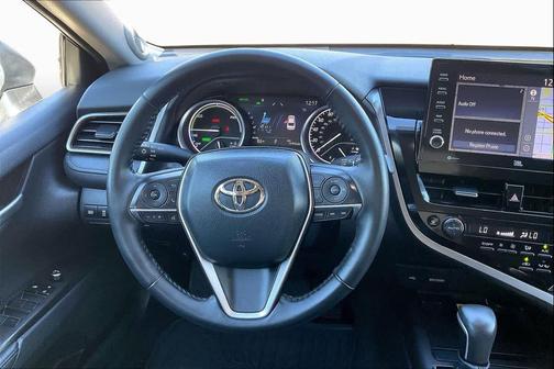 2024 Toyota Camry Hybrid XLE
