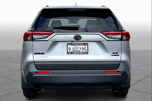 2023 Toyota RAV4 Hybrid XLE Premium