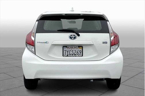2016 Toyota Prius c One