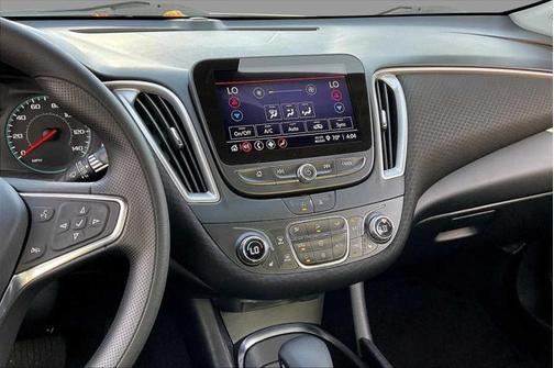 2022 Chevrolet Malibu FWD LT