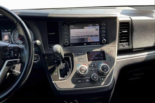 2020 Toyota Sienna SE Premium