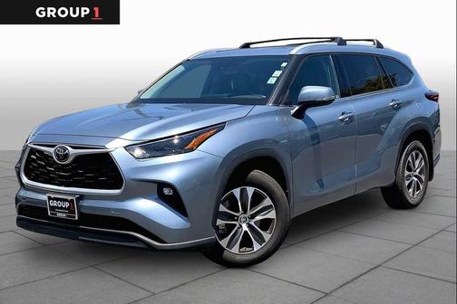 Moon Dust 2022 Toyota Highlander XLE