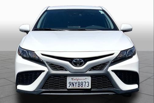 White 2022 Toyota Camry SE