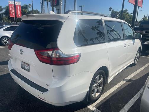 2020 Toyota Sienna LE