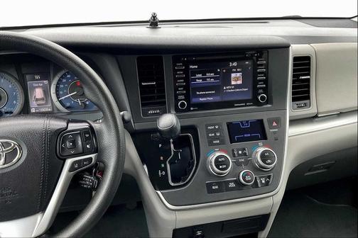 2020 Toyota Sienna LE