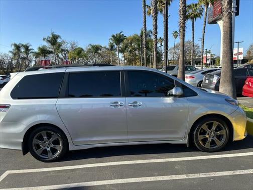 2020 Toyota Sienna SE