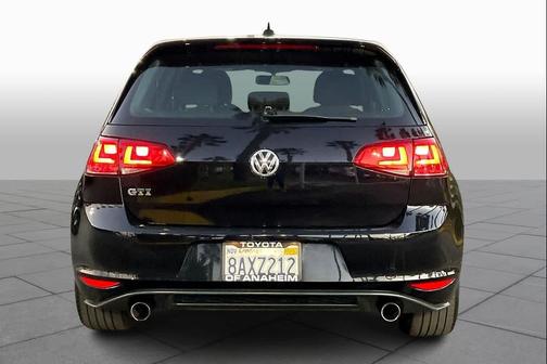 2017 Volkswagen Golf GTI 2.0T S 4-Door