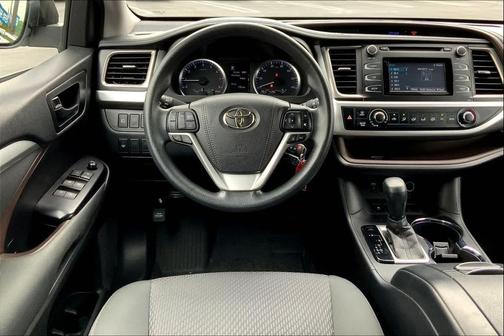 2018 Toyota Highlander LE