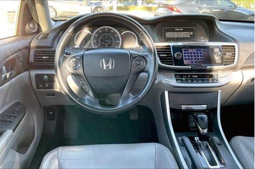 Photo 5 of 33 of 2013 Honda Accord EX-L