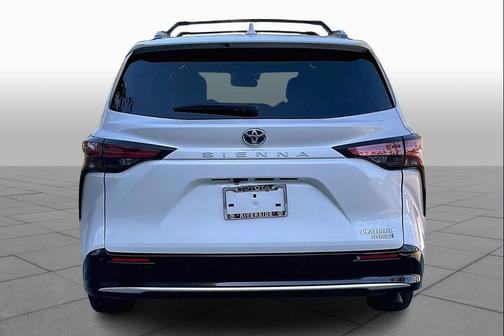 2024 Toyota Sienna Platinum