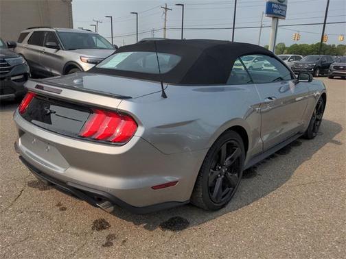 2021 Ford Mustang EcoBoost