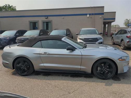 2021 Ford Mustang EcoBoost