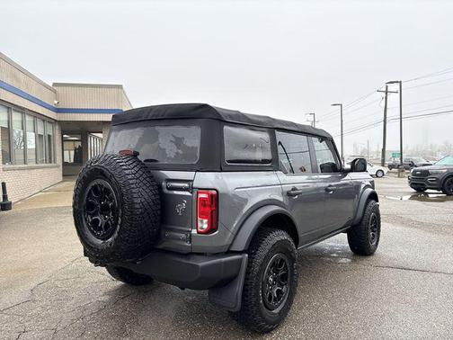 2023 Ford Bronco Base