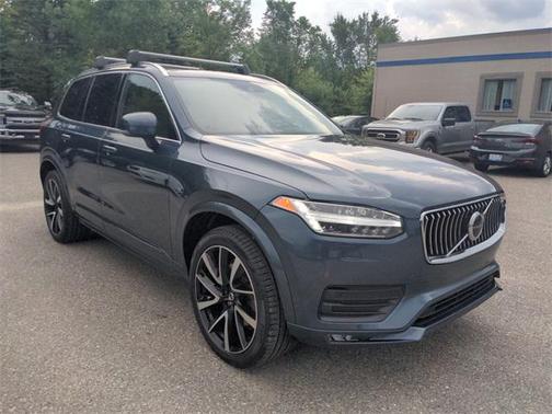 2021 Volvo XC90 T6 Momentum