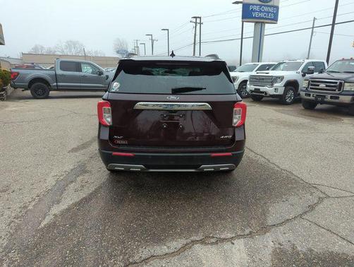 Jewel Red Metallic Tinted Clearcoat 2023 Ford Explorer XLT