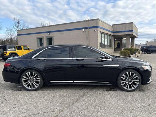 2017 Lincoln Continental Select