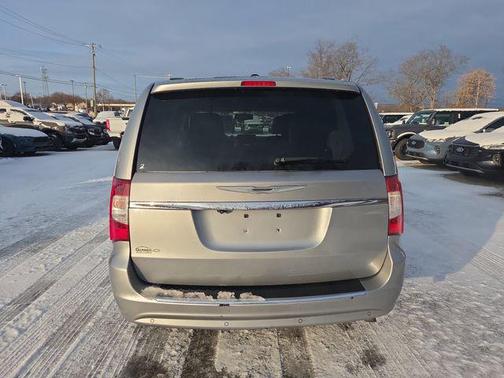 2013 Chrysler Town & Country Touring-L