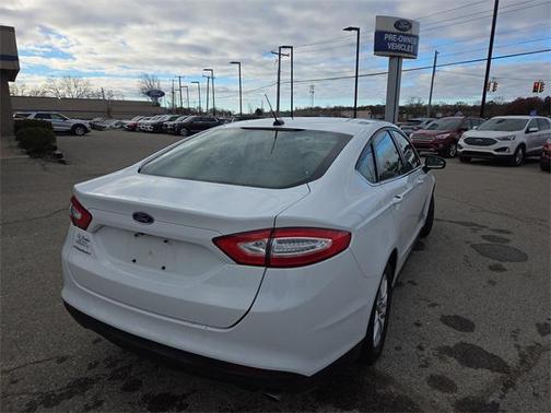 2016 Ford Fusion S