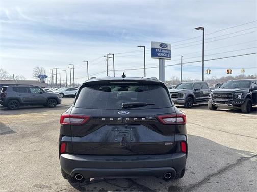 2025 Ford Escape ST-Line Select