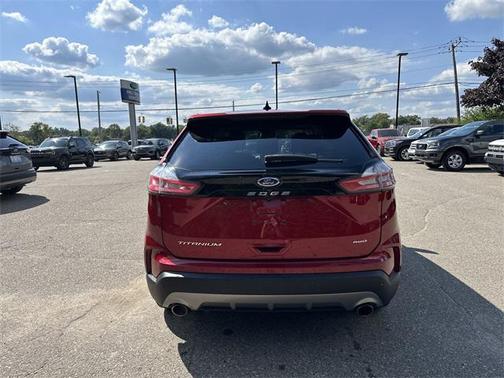 2021 Ford Edge Titanium