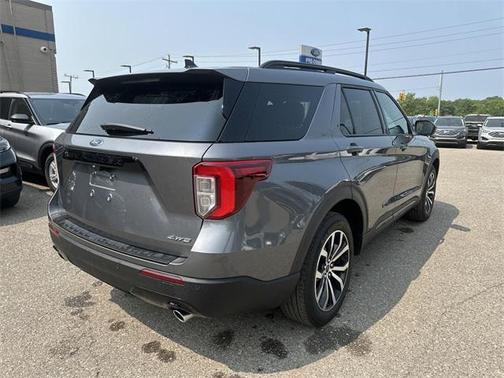 2022 Ford Explorer ST-Line