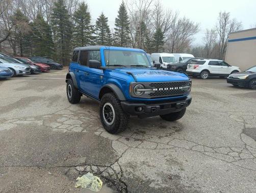 VELOCITY BLUE METALLIC 2023 Ford Bronco BADLANDS
