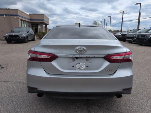 Celestial Silver Metallic 2018 Toyota Camry XLE