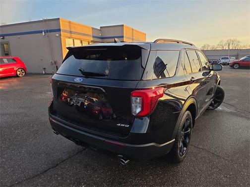 2023 Ford Explorer ST-Line