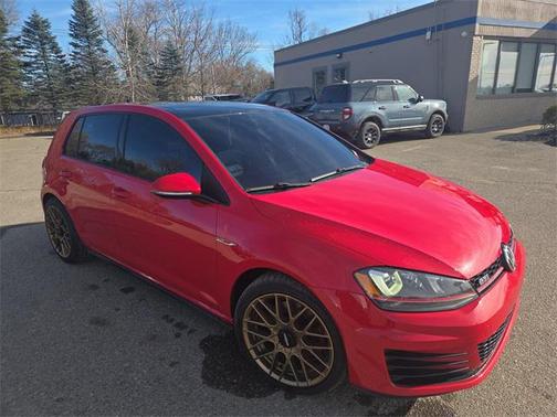 2016 Volkswagen Golf GTI 2.0T SE 4-Door
