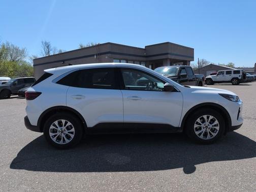 STAR WHITE METALLIC TRI-COA 2023 Ford Escape ACTIVE