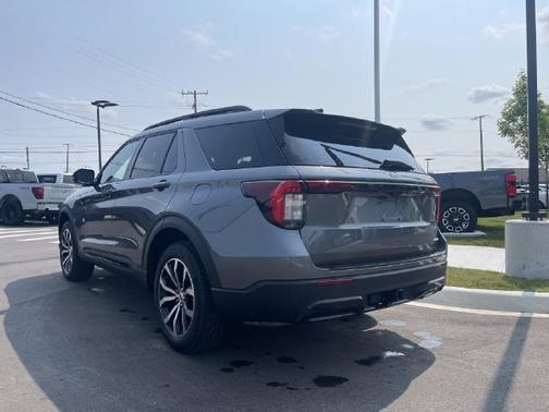 CARBONIZED GRAY METALLIC 2026 Ford Explorer ST-LINE