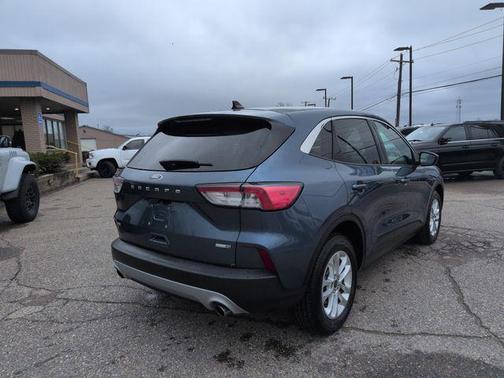 Blue Metallic 2020 Ford Escape SE