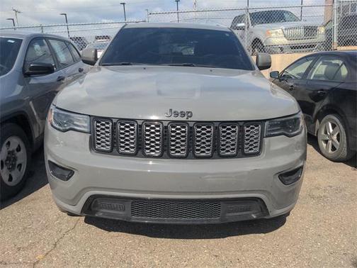 2022 Jeep Grand Cherokee Laredo