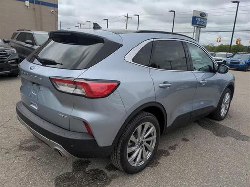 2022 Ford Escape Titanium