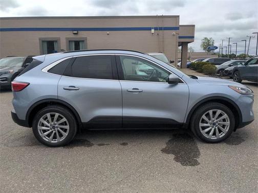 2022 Ford Escape Titanium