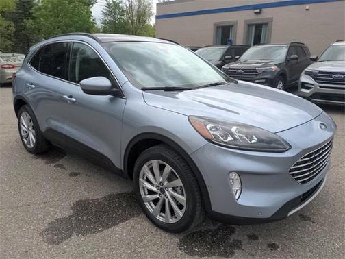 2022 Ford Escape Titanium