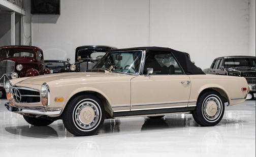 1970 Mercedes-Benz SL-Class 280 SL Roadster