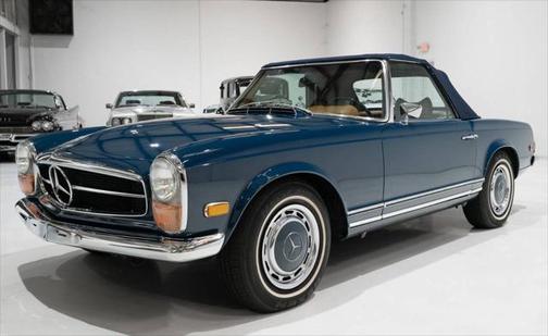 1970 Mercedes-Benz SL-Class 280 SL Roadster (Four-speed Manual)