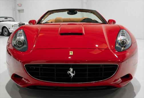2010 Ferrari California Base