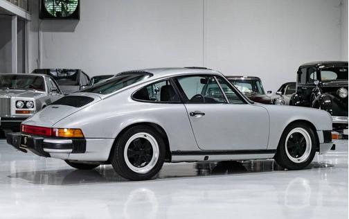 1976 Porsche 911 S 2.7 Sunroof Coupe