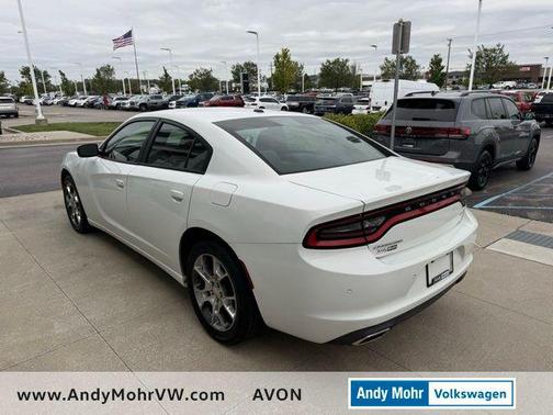 Bright White Clearcoat 2015 Dodge Charger SE
