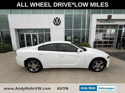 Bright White Clearcoat 2015 Dodge Charger SE