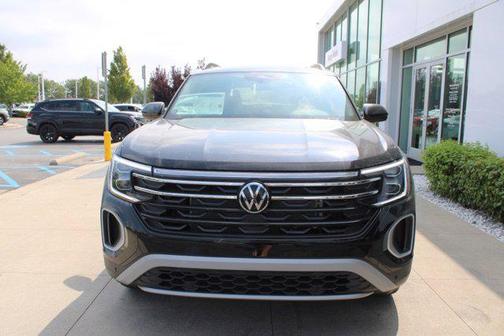 Deep Black Pearl 2026 Volkswagen Atlas Peak Edition