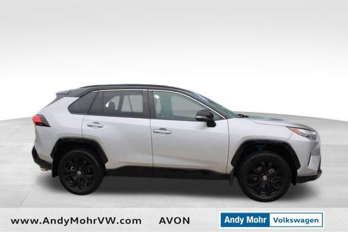 2022 Toyota RAV4 Hybrid SE