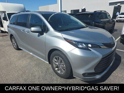 Celestial Silver Metallic 2025 Toyota Sienna XLE