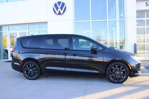2019 Chrysler Pacifica Touring Plus