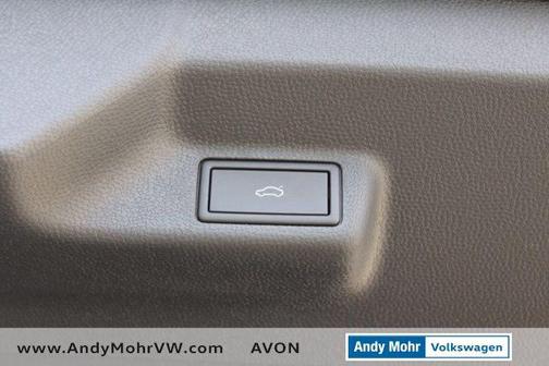 Deep Black Pearl 2025 Volkswagen ID. Buzz Pro S