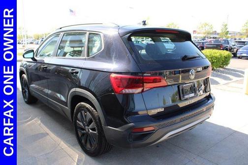 Deep Black Pearl 2022 Volkswagen Taos 1.5T S